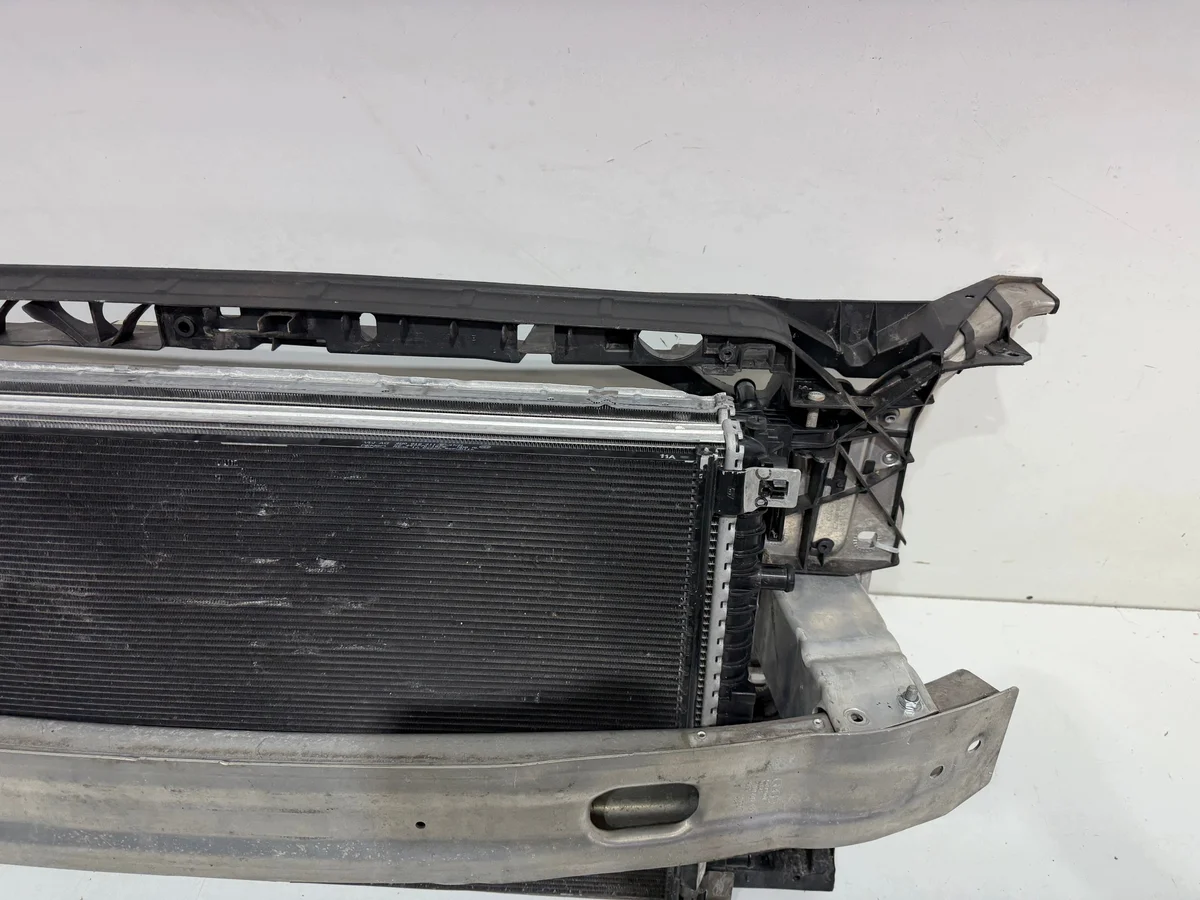 Audi A4 B9 8W0 2.0 TDI Panel Frontal Usado image 3