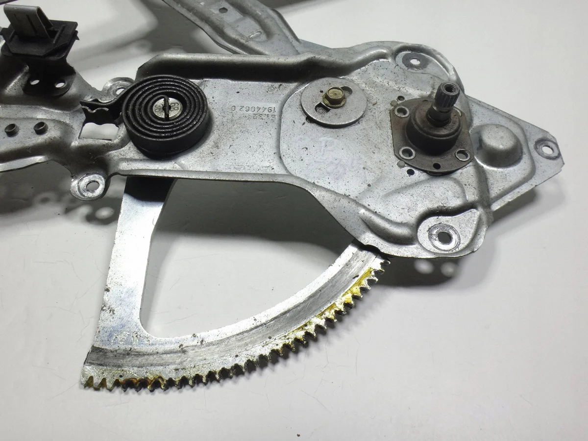 Levantador Manual Vidro BMW E34 1990 Esquerdo image 3
