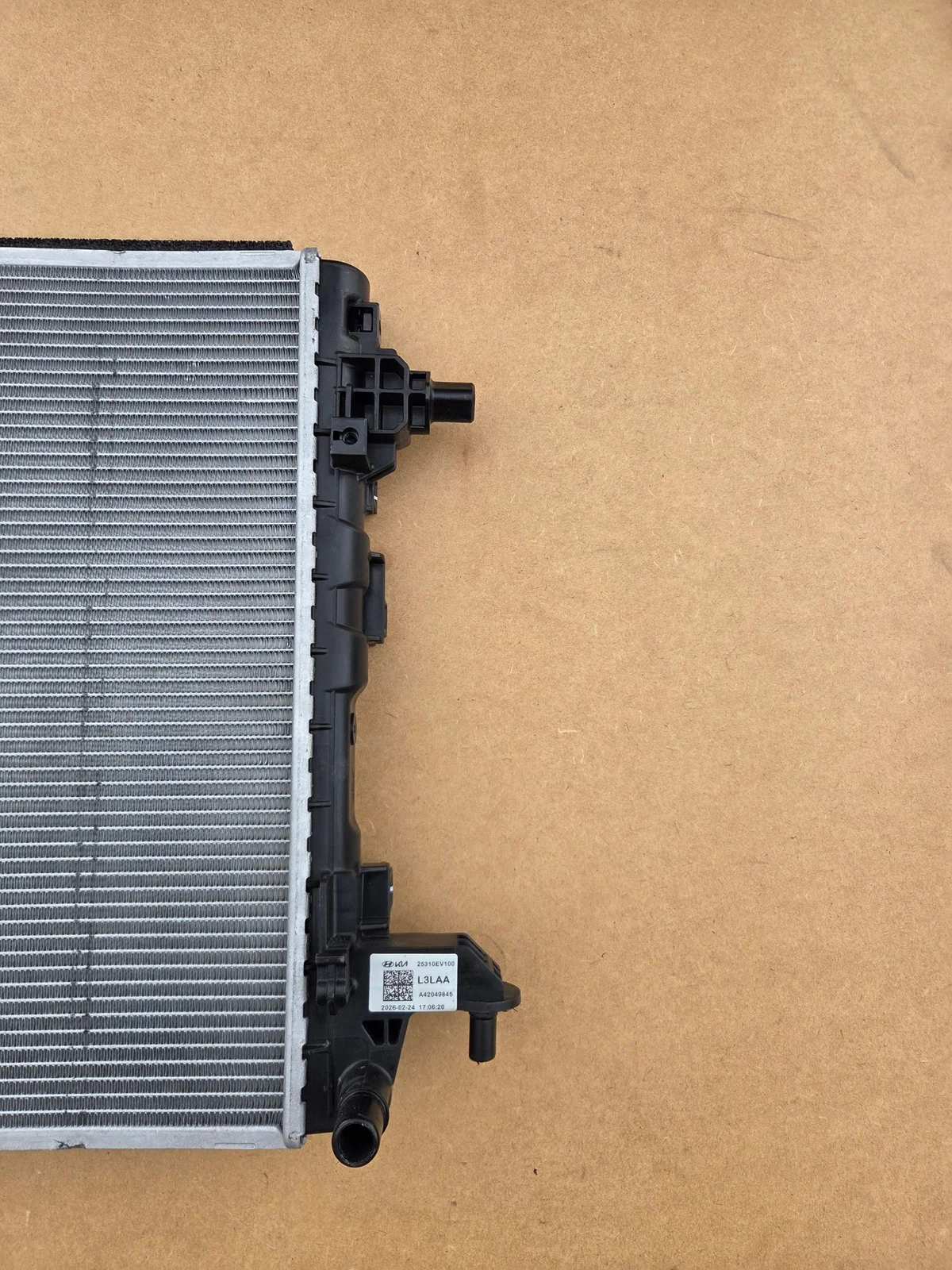 Koelvloeistofradiator Kia EV3 204pk image 3