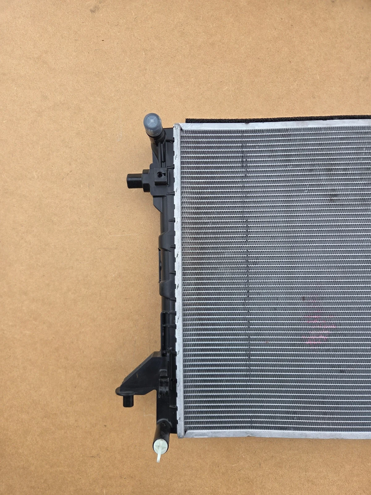 Koelvloeistofradiator Kia EV3 204pk image 4