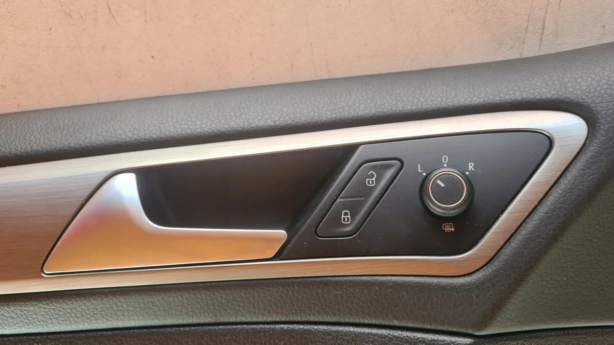 VW Golf VII deurpaneel links 5G4867011BN image 3