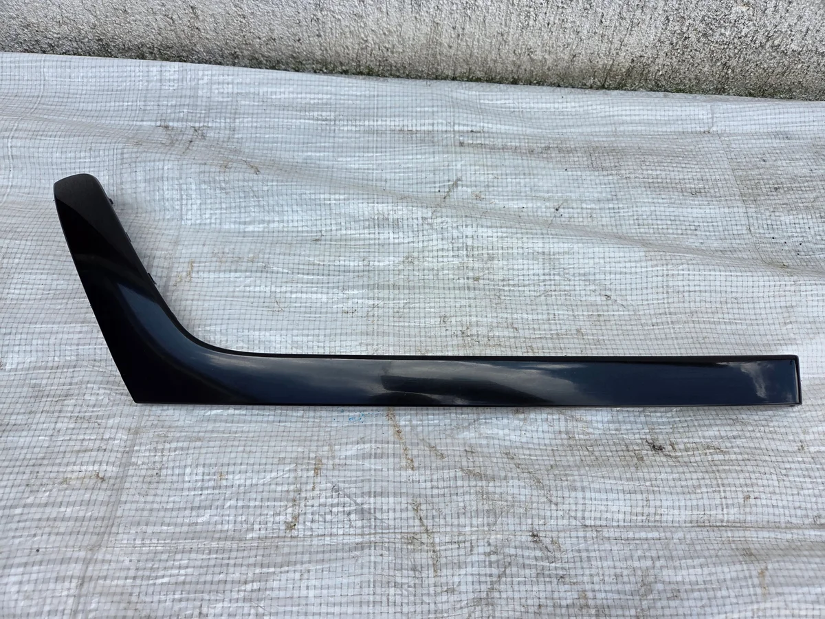 Moldura lateral Kia Ceed II 82722-A2000