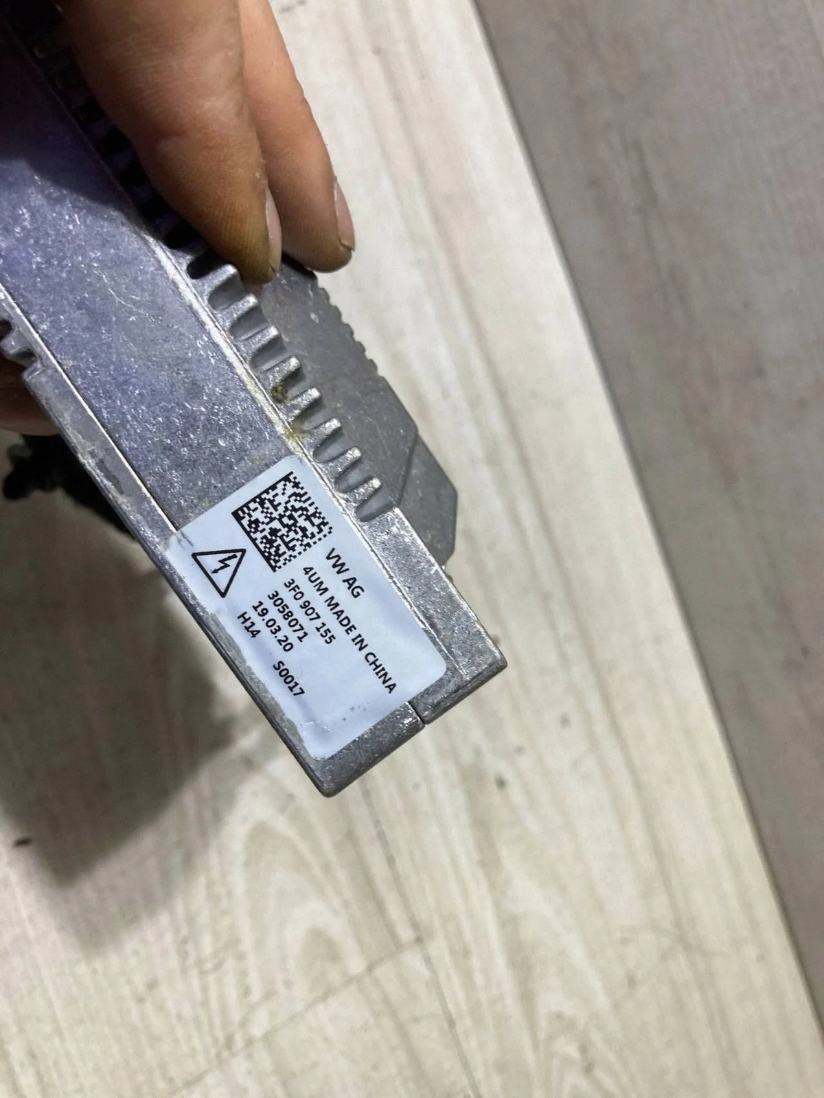 Skoda Octavia Mk4 2021 Spanningomvormer 230V image 5