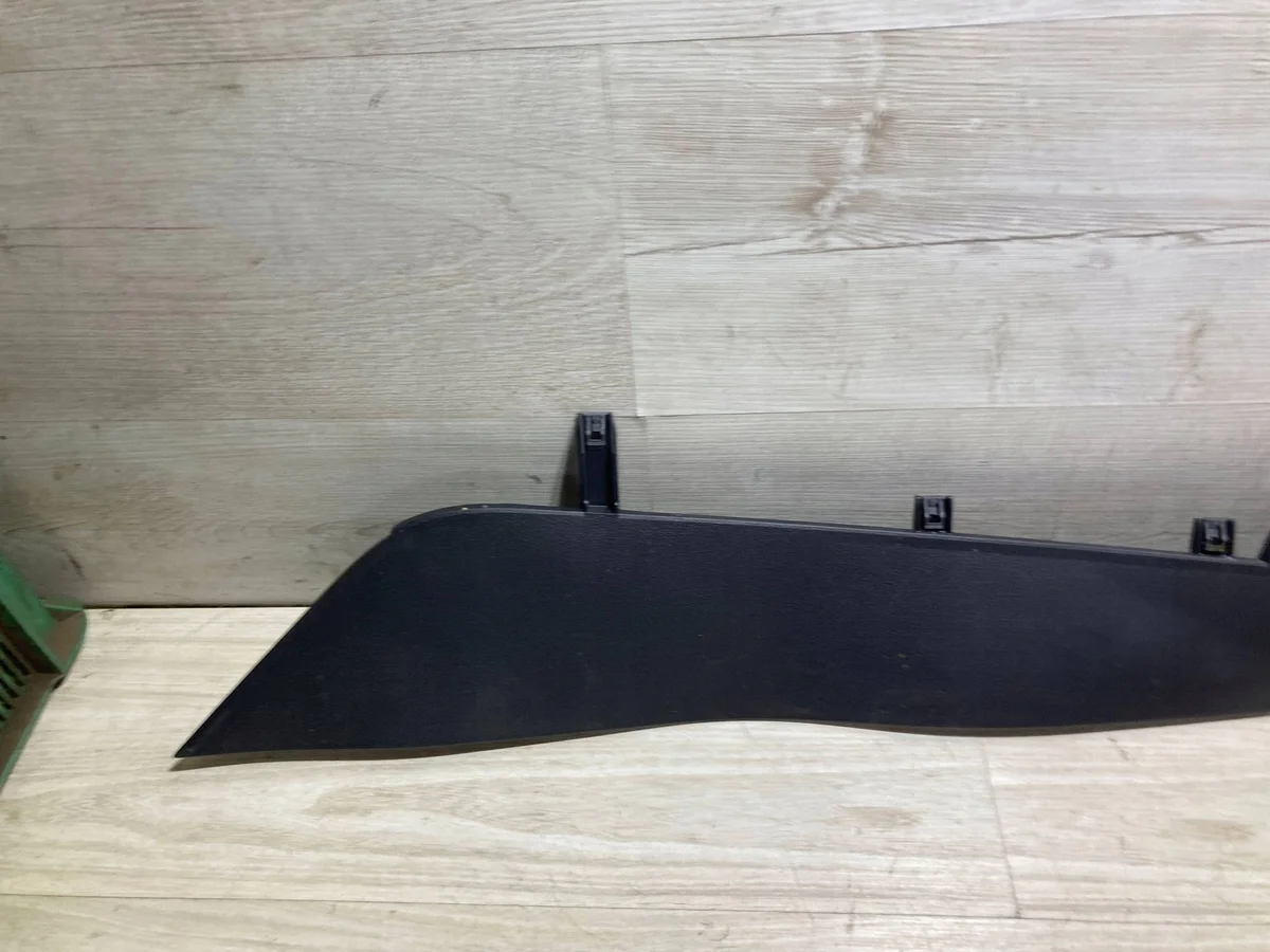 Skoda Octavia Mk4 5E4863046C Tunnelbekleding Rechts image 3