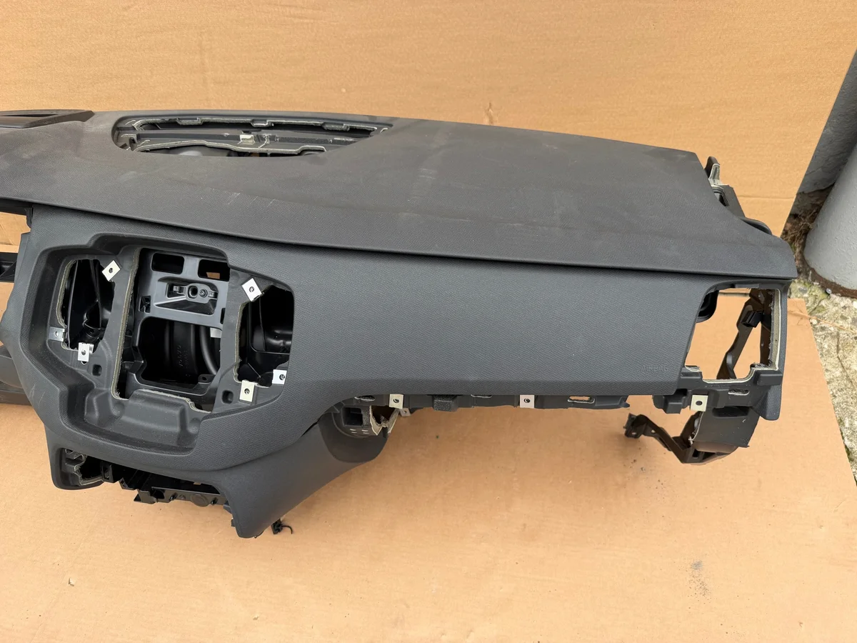 Volvo XC90 II Dashboard Console 2015-2024 image 3