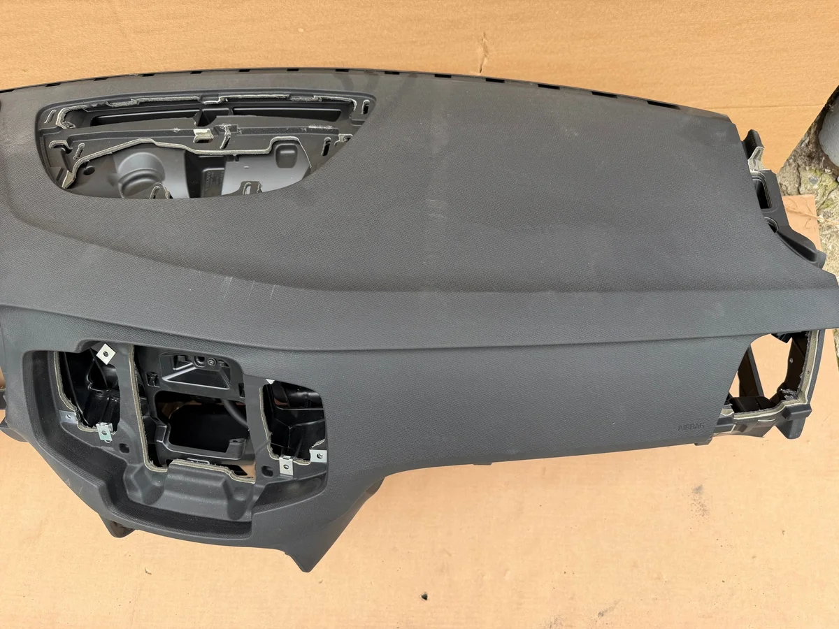 Volvo XC90 II Dashboard Console 2015-2024 image 4