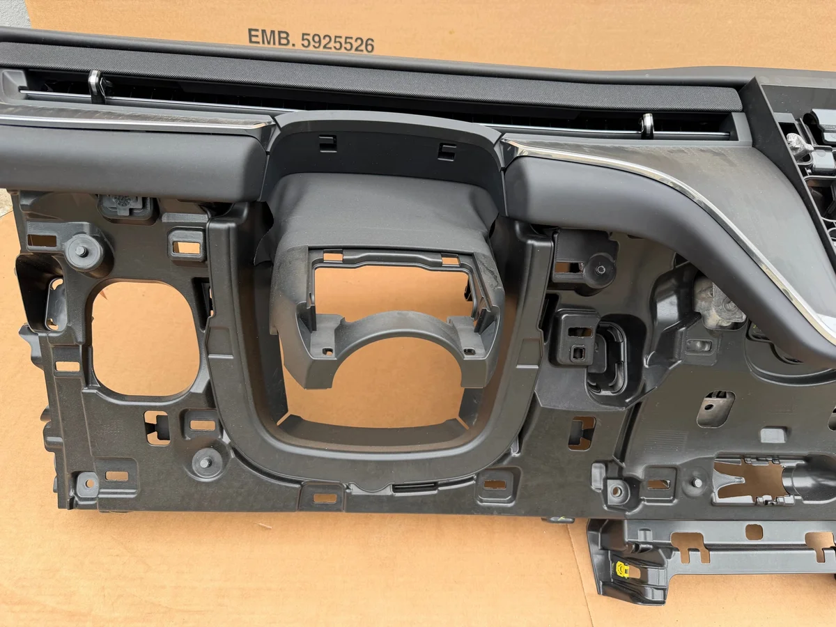Volvo EX90 Kojelauta Konsoli Käytetty image 8