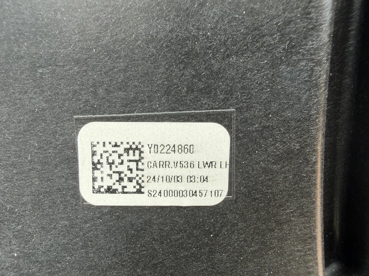 Volvo EX90 Kojelauta Konsoli Käytetty image 9