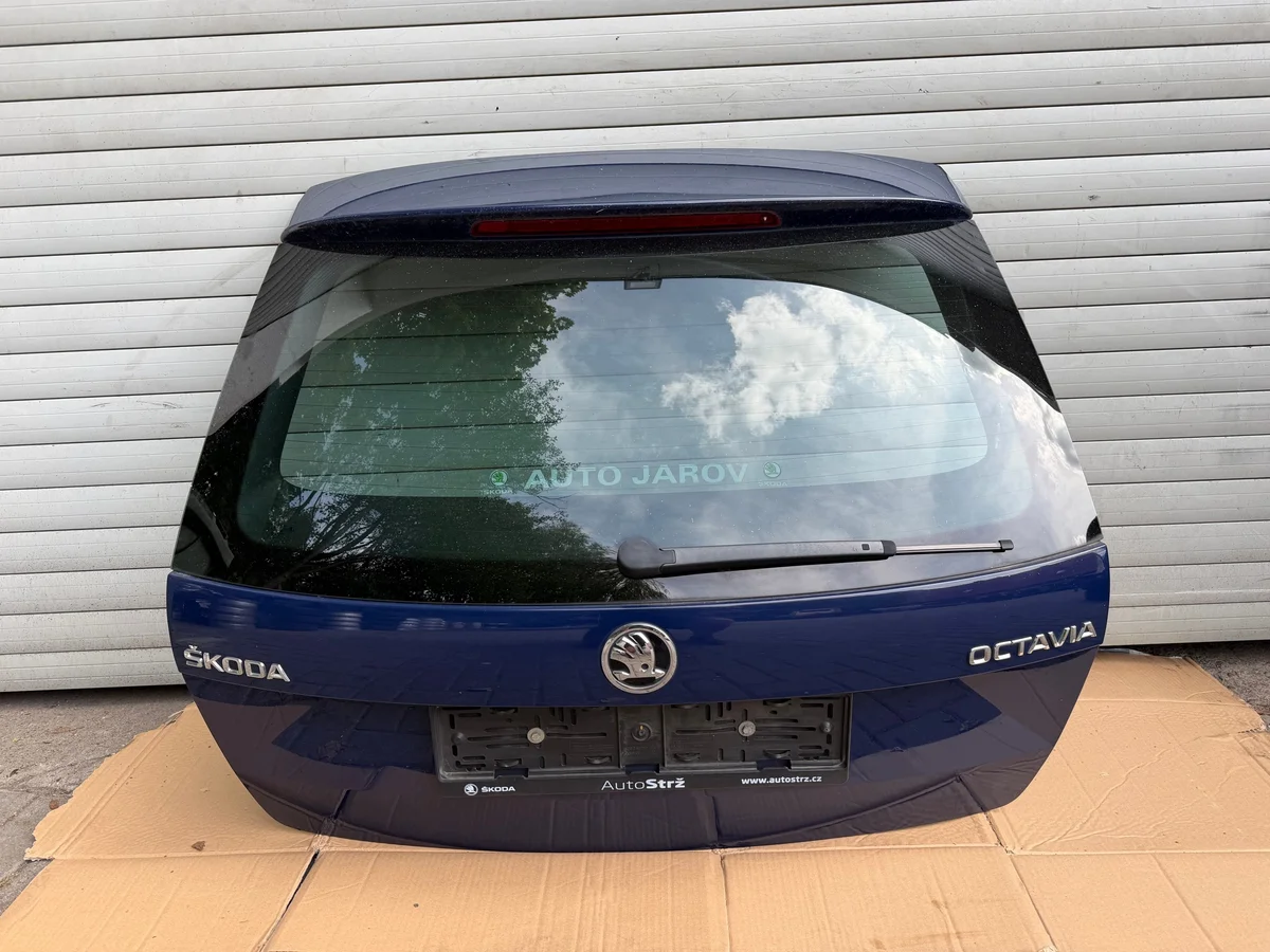 Tampa do porta-malas Skoda Octavia 3 Lift Kombi LF5A