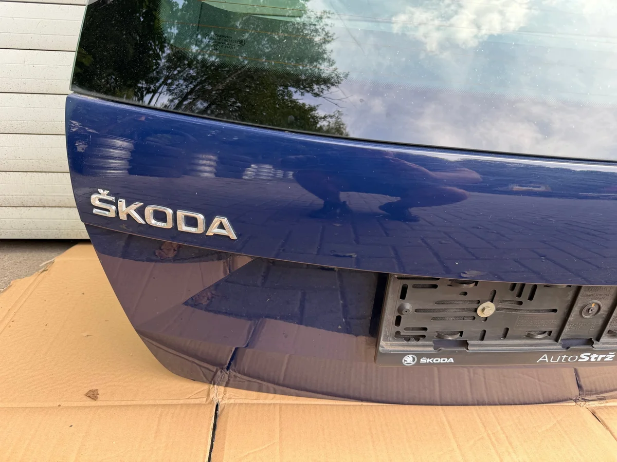 Tampa do porta-malas Skoda Octavia 3 Lift Kombi LF5A