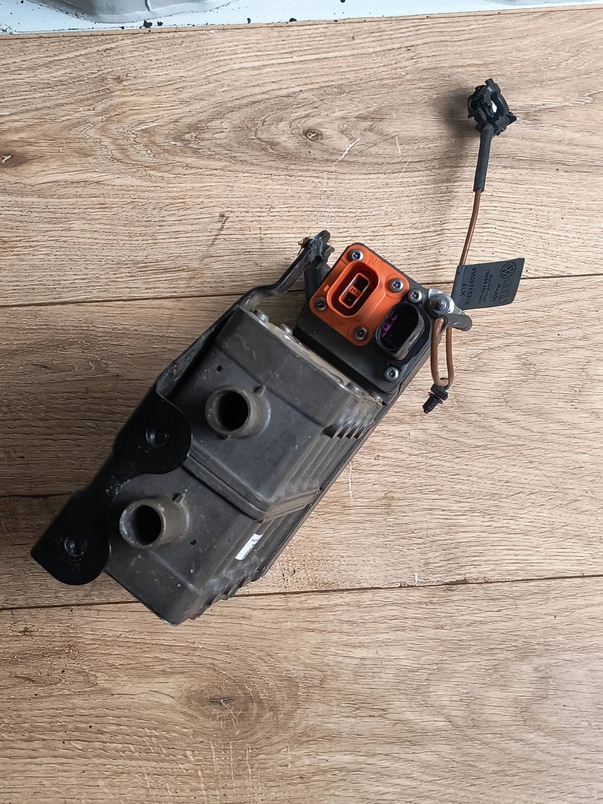 Kühlerflüssigkeitsheizer Audi Q7 4M 12E963231 image 3