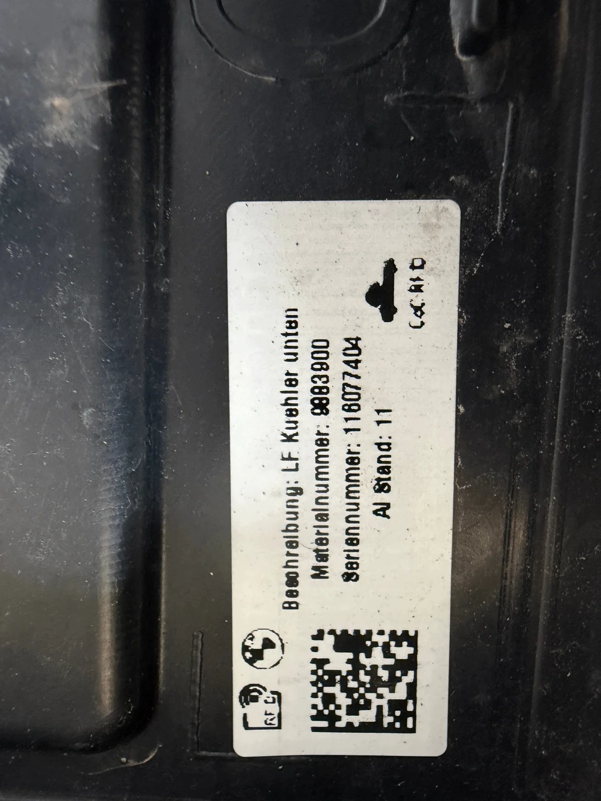 BMW 5 G60 G61 G68 Lufteinlass unten image 4