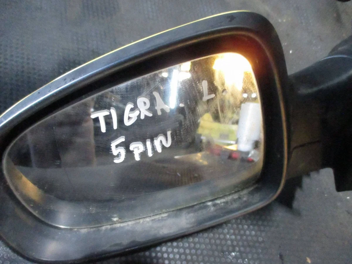 Opel Tigra B Sähköpeili Vasen AIC10958
