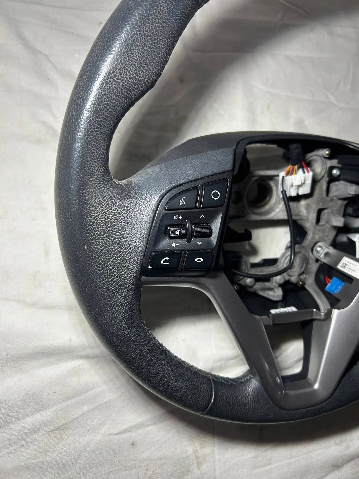 Hyundai Tucson III Multifunktionsratt Läder 96720-D7220 image 3