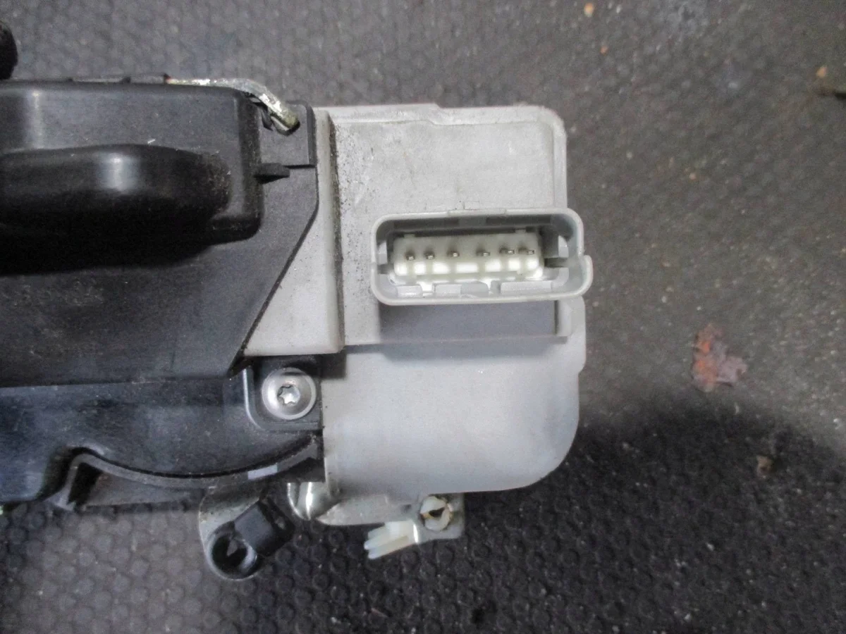 Linker voordeurslot Peugeot 307 AIC10976 image 4