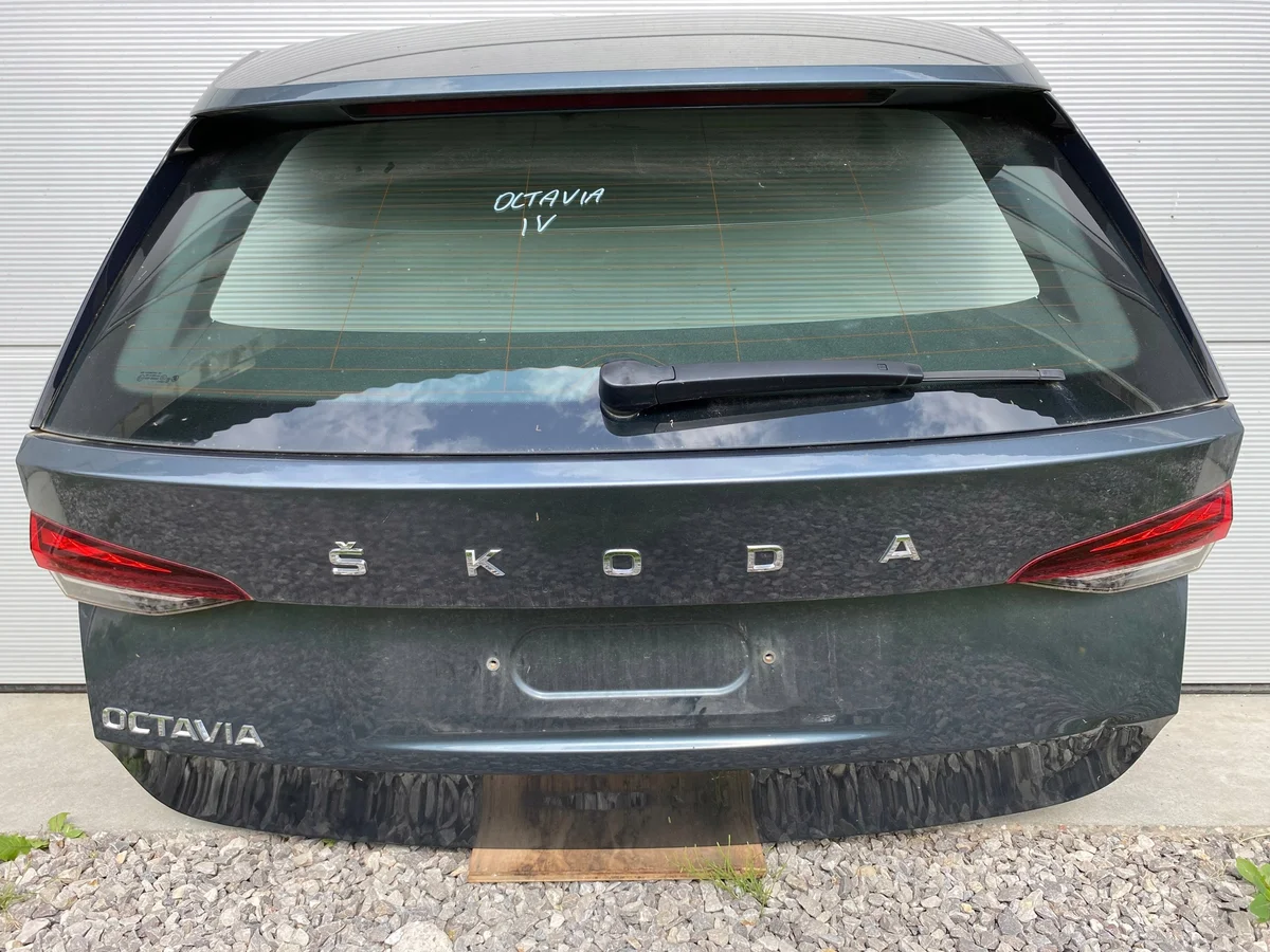 SKODA OCTAVIA IV KOMBI Portellone Grigio LF7C