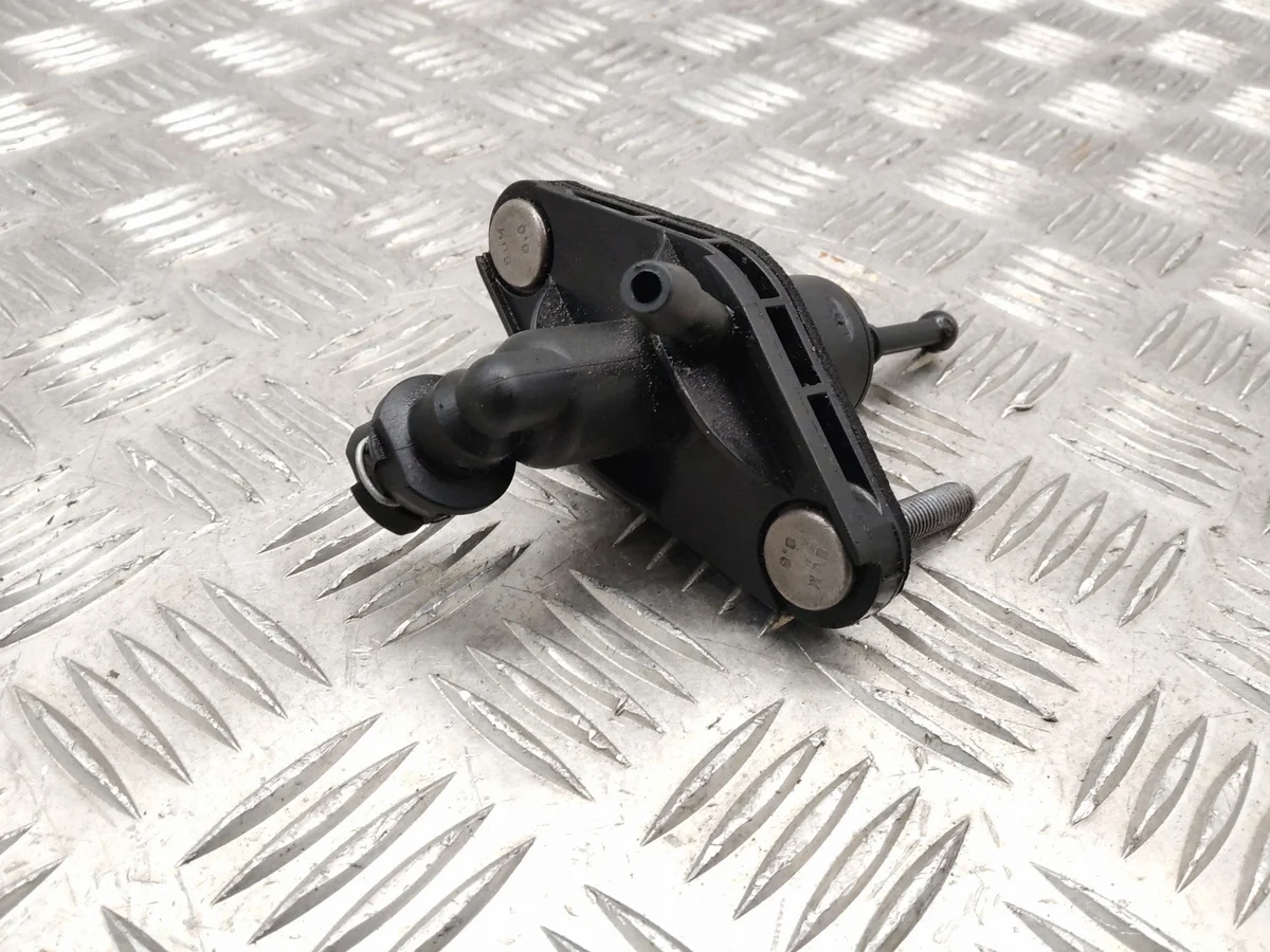 Bomba Embrague Suzuki SX4 S-Cross KG156113
