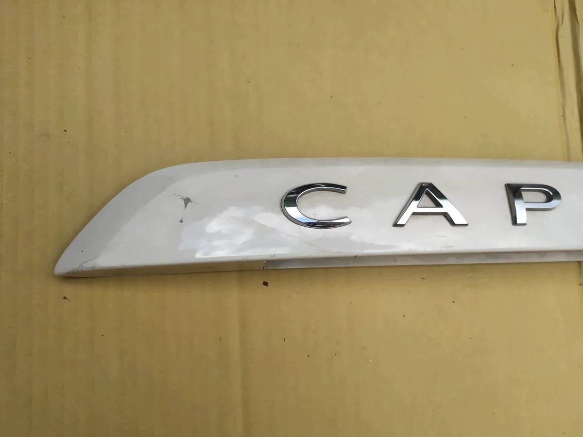 Renault Captur Zierleiste Kofferraumklappe 848101082R image 3