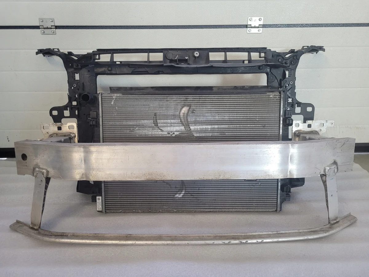 Audi 83A805594G Rinforzo Anteriore Usato image 3