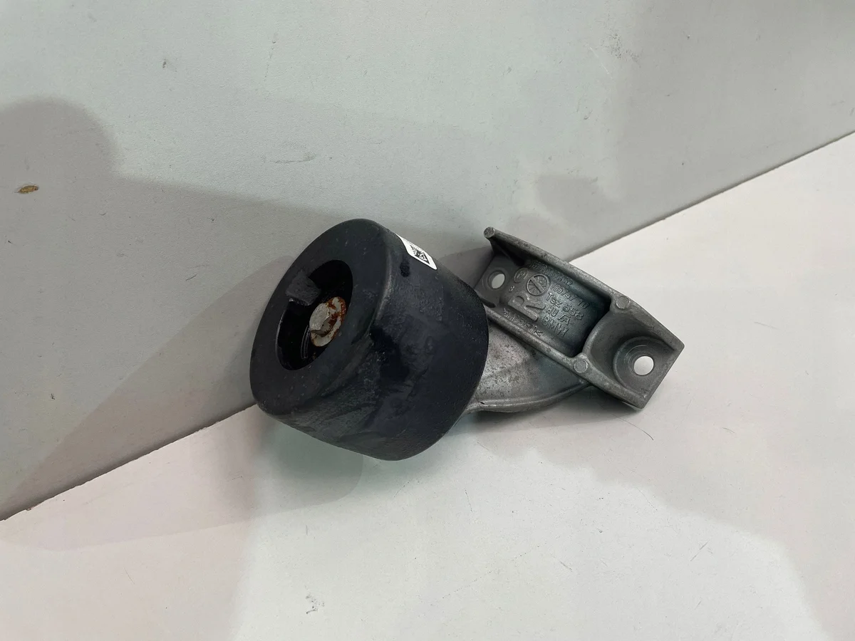 BMW 5 G30 G31 takatukivarren helat image 6