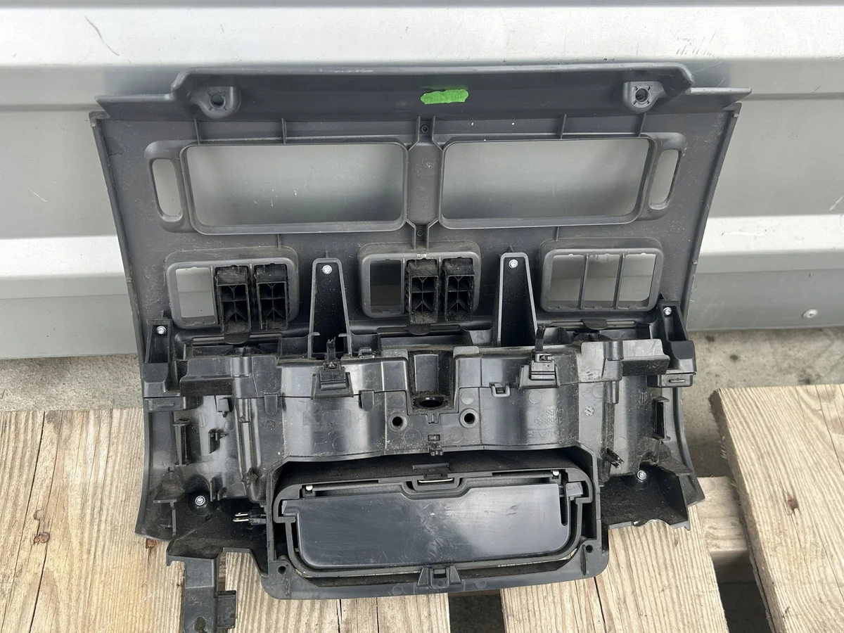 Support de tasse DAF XF 106 Euro 6 image 3