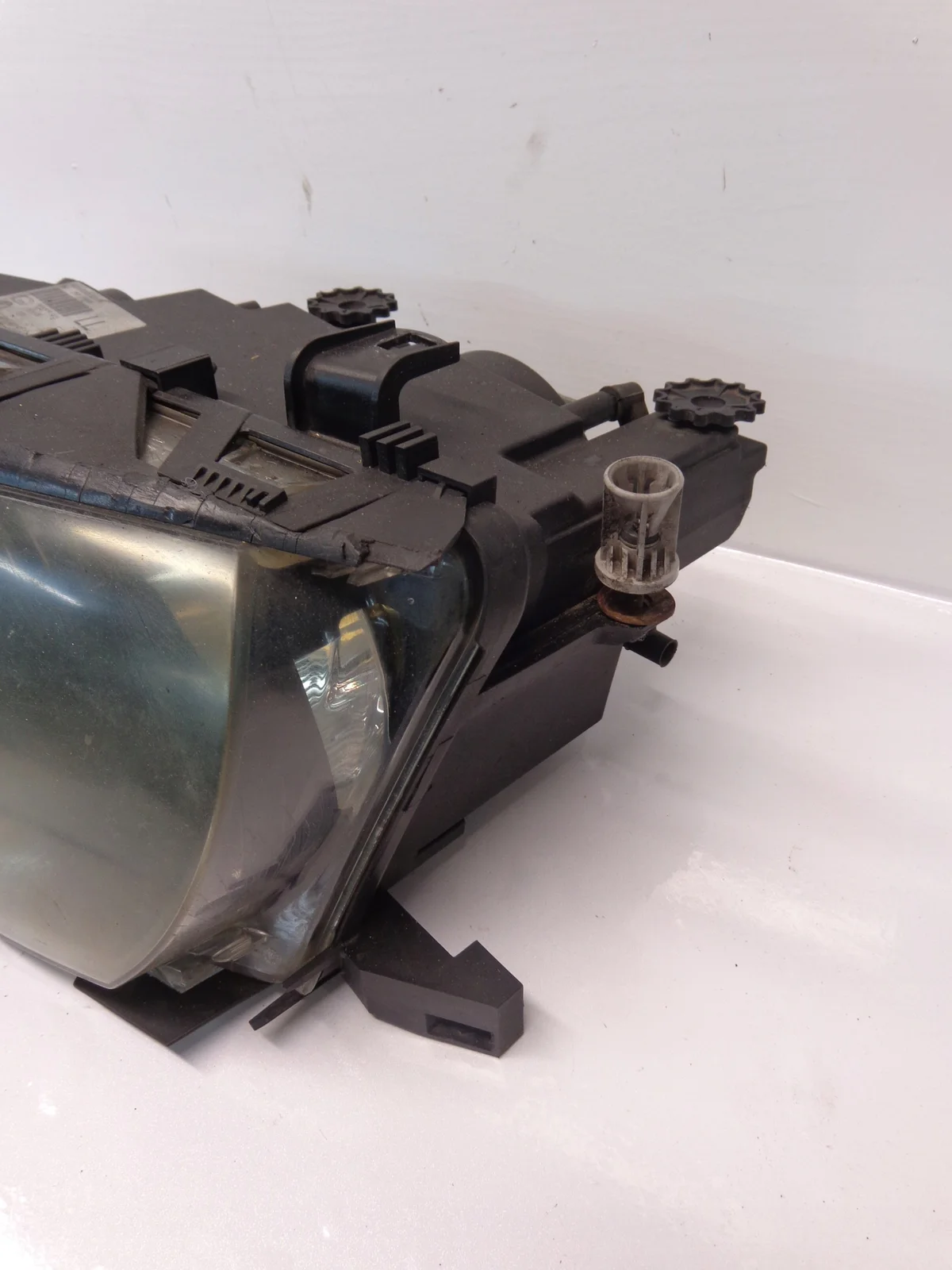 BMW E46 Sedan Kombi Left Front Headlight Used image 3