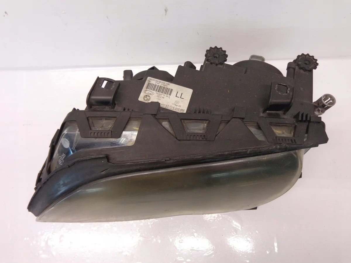 BMW E46 Sedan Kombi Left Front Headlight Used image 4