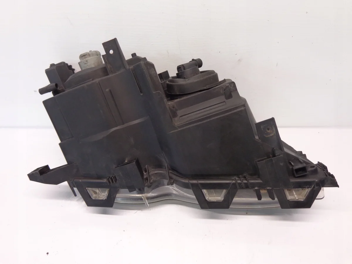 BMW E46 Sedan Kombi Left Front Headlight Used image 7
