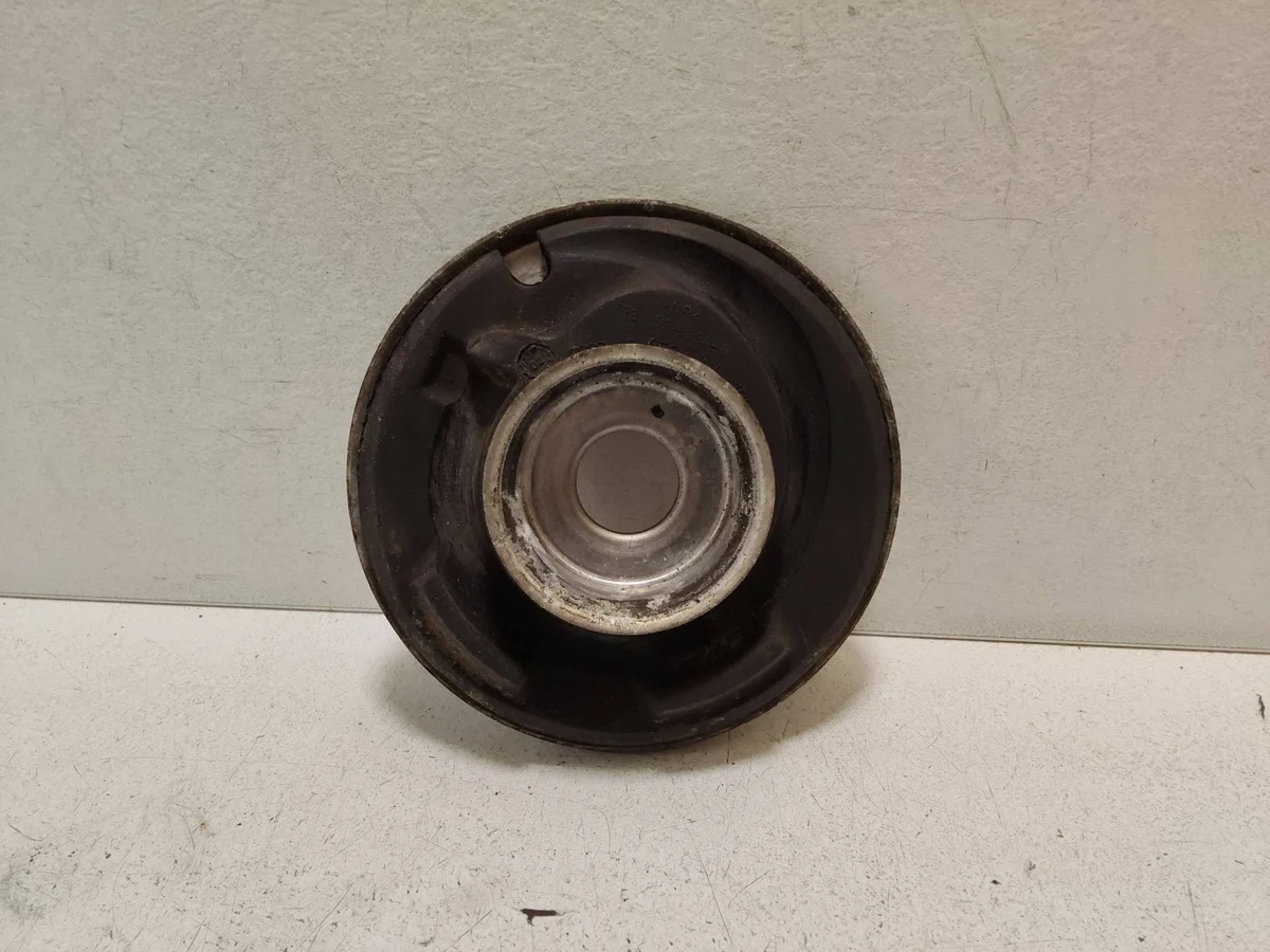 Volkswagen Passat B5.5 Soporte Muelle Delantero