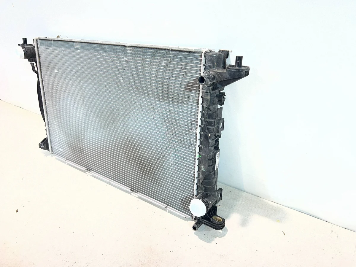 Radiateur d'eau Audi A4 A5 A6 A7 A8 Q7 Q8 image 3