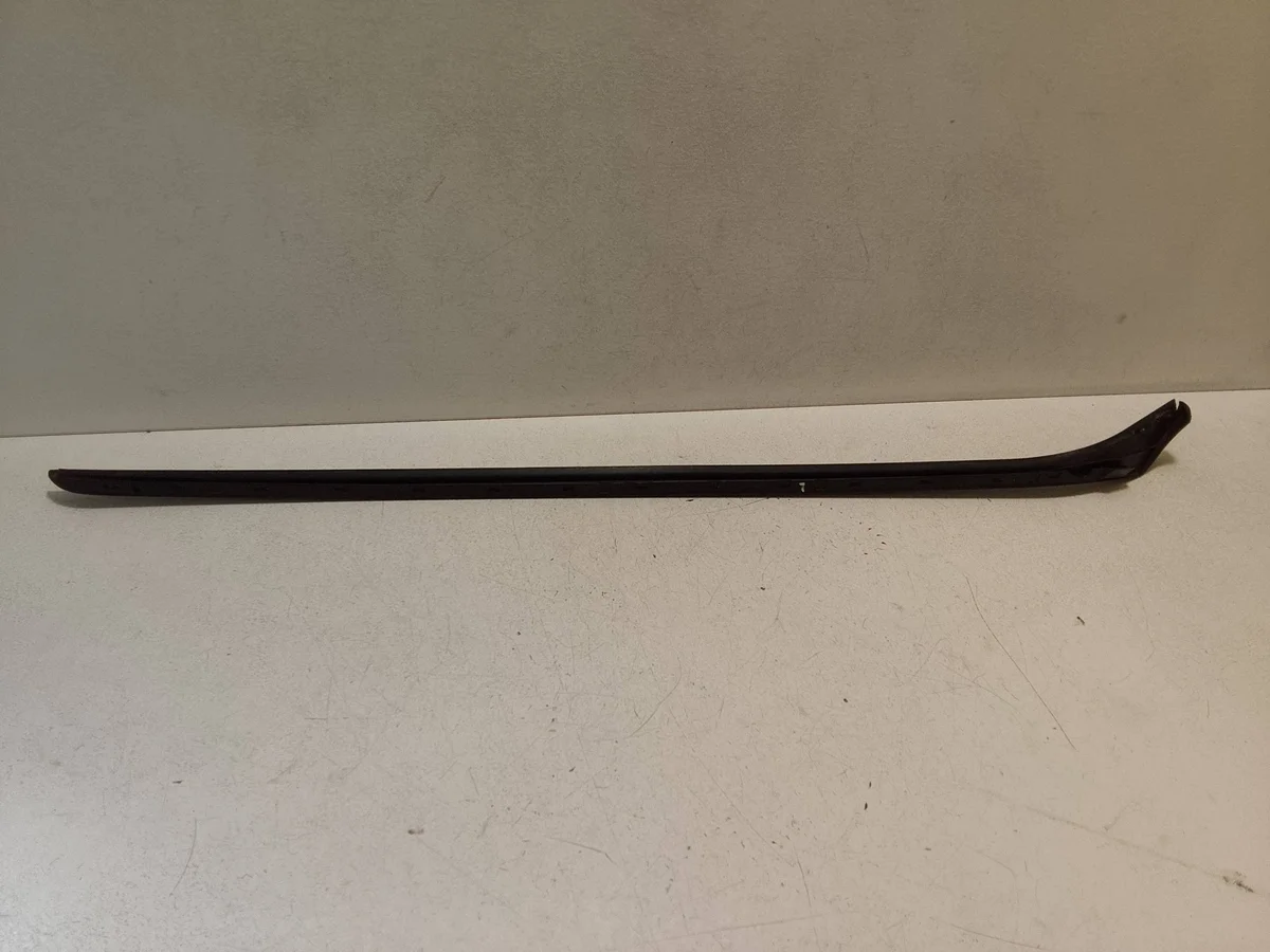Audi e-tron Front Windshield Seal Left image 3