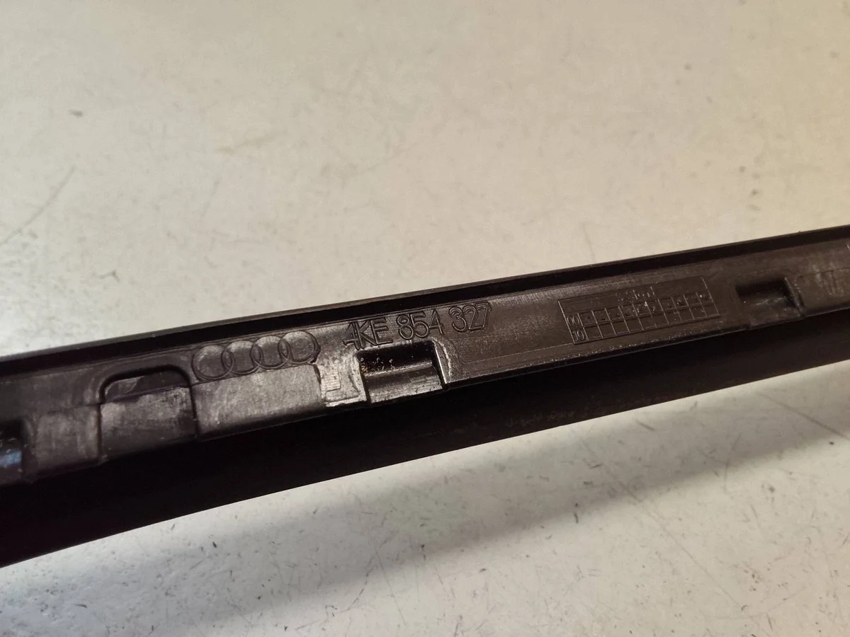 Audi e-tron Front Windshield Seal Left image 4