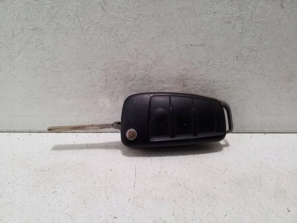 Llave Audi A6 S6 C6 4F 4F0837220D Usada image 3
