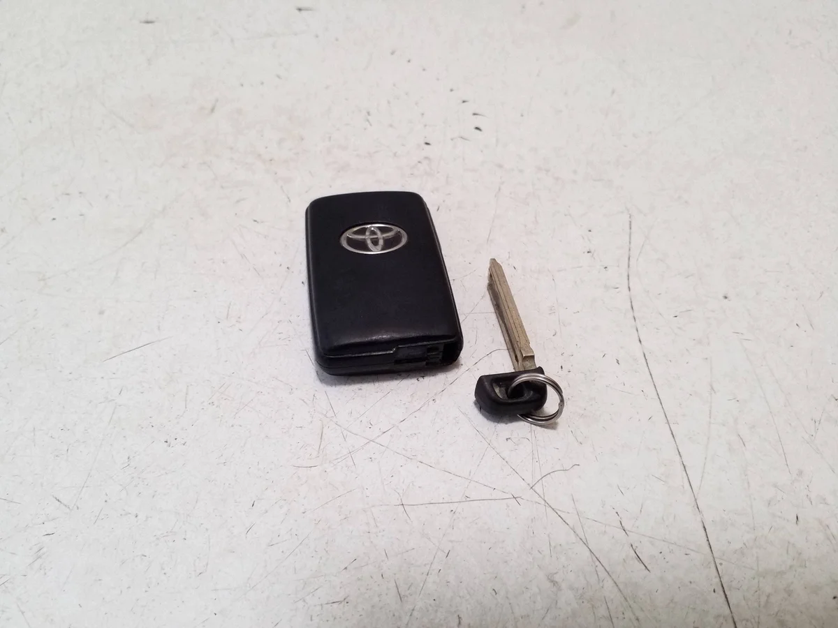 Llave/Tarjeta Toyota Auris 150 Usada VAL327742 image 3