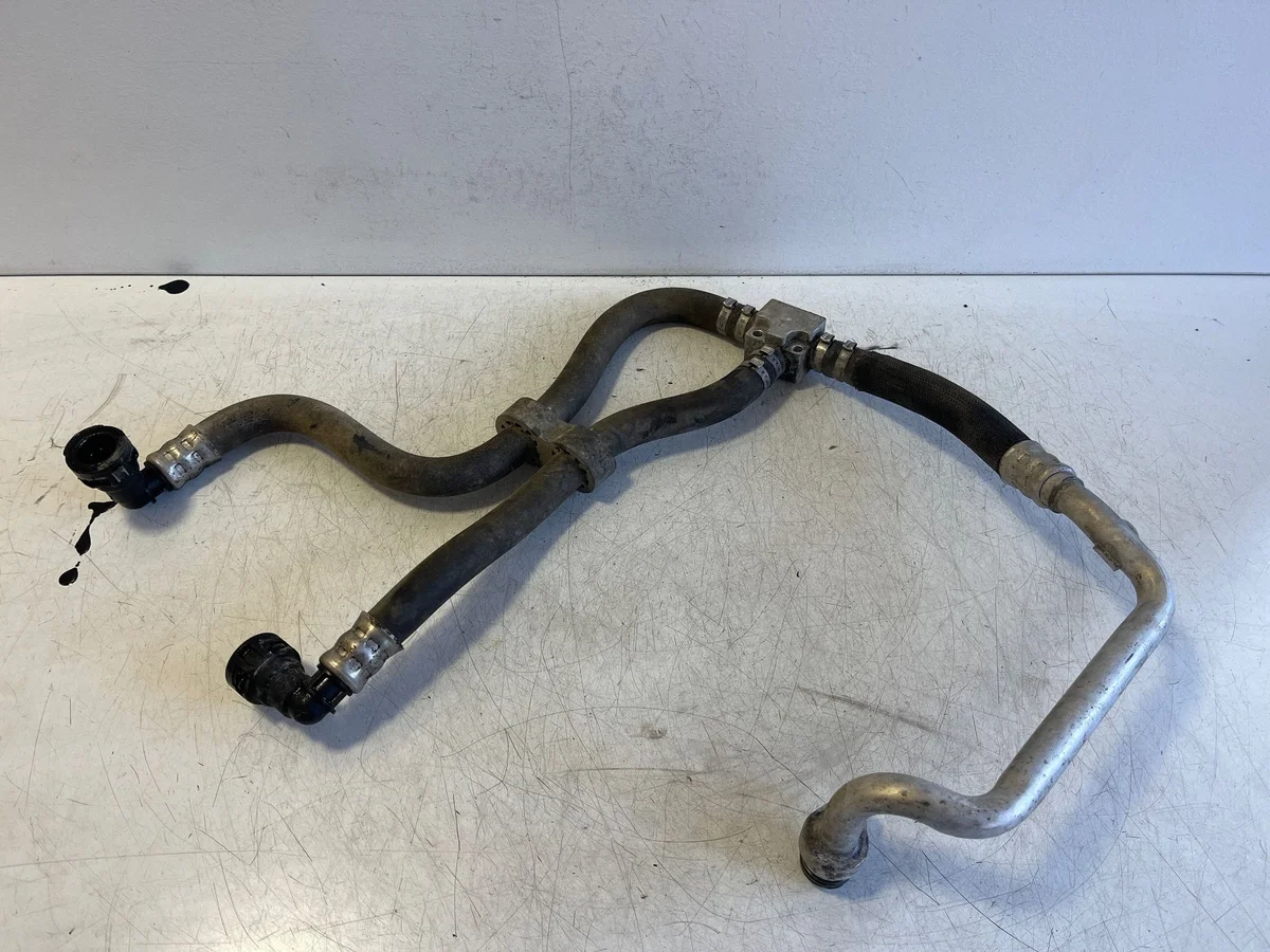 Mercedes X-Klasse W470 Kühlmittelleitung Öl A6421881620 image 3