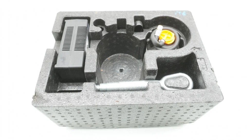MG ZS Cesta Roda Sobressalente Inserção