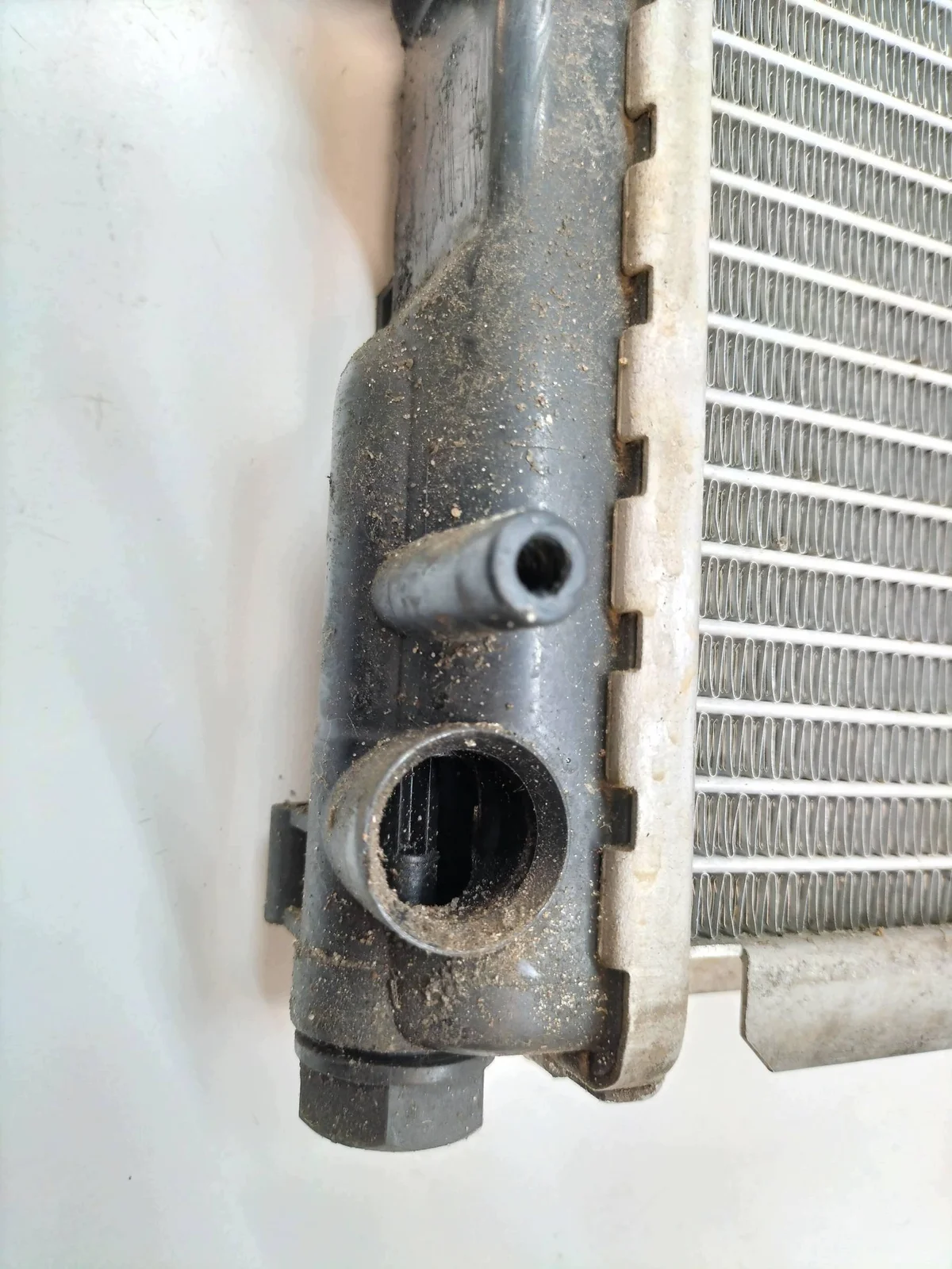 Radiateur eau BMW Série 3 E46 3.0 D image 4
