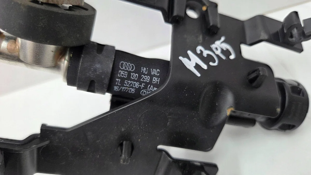 Audi A5 8W 3.0TDI Brandstofdruk sensor 059130131AC