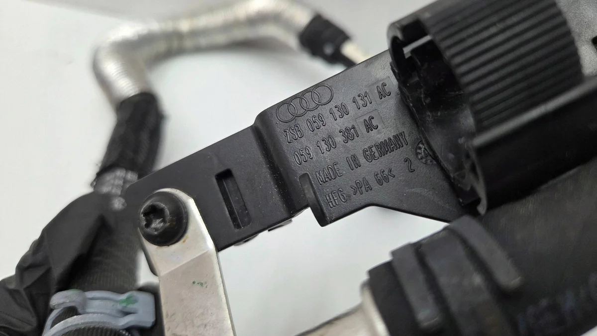 Audi A5 8W 3.0TDI Brandstofdruk sensor 059130131AC image 3