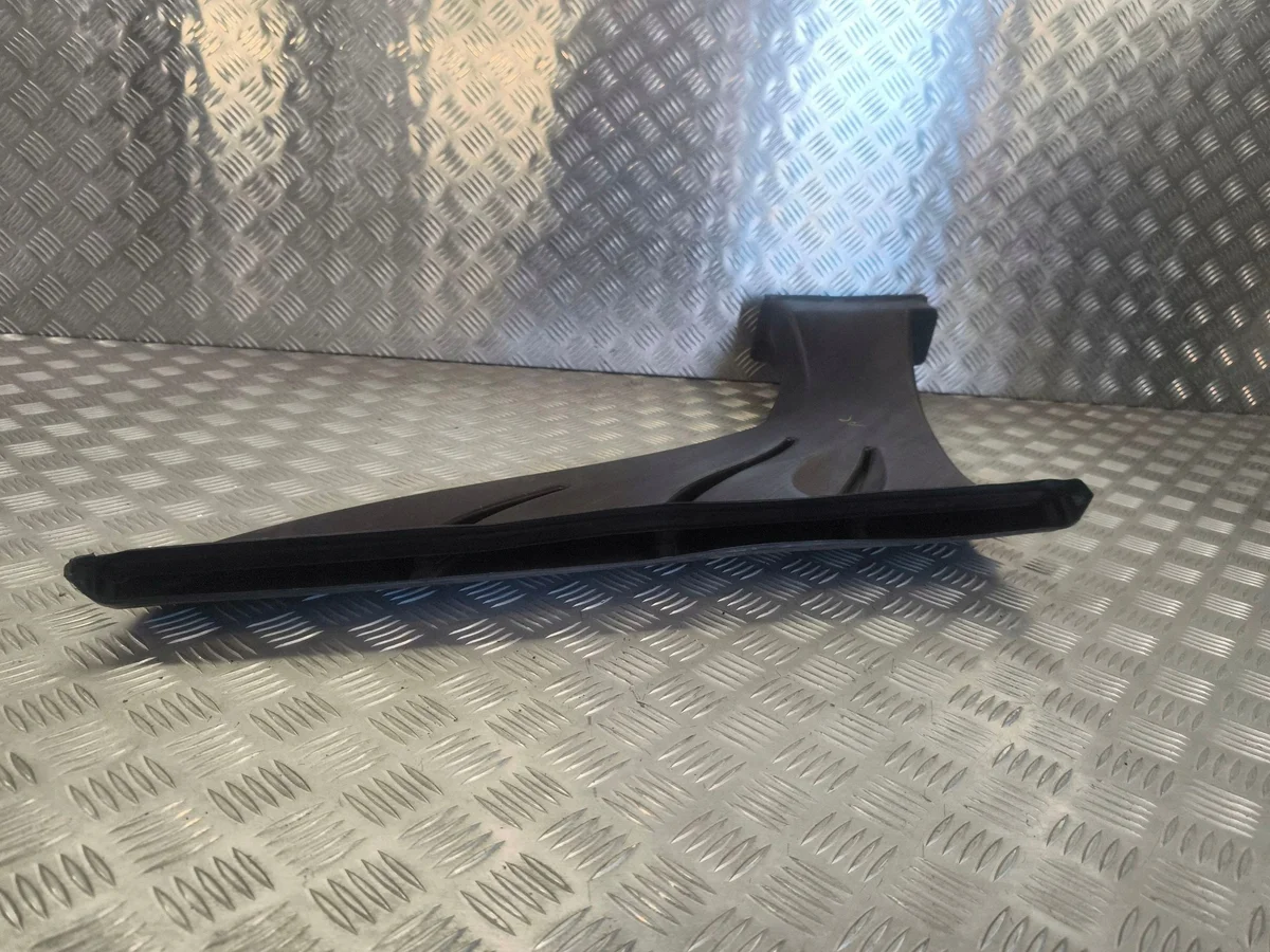 Tesla Model S 2016- Entrada de Ar Usada image 3