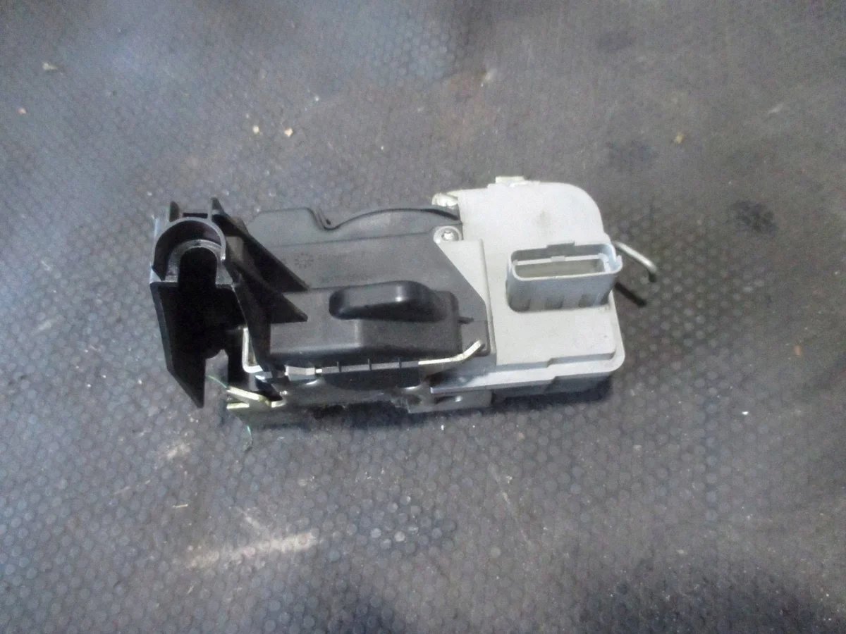 Höger framdörrlås Peugeot 307 AIC11006 image 3
