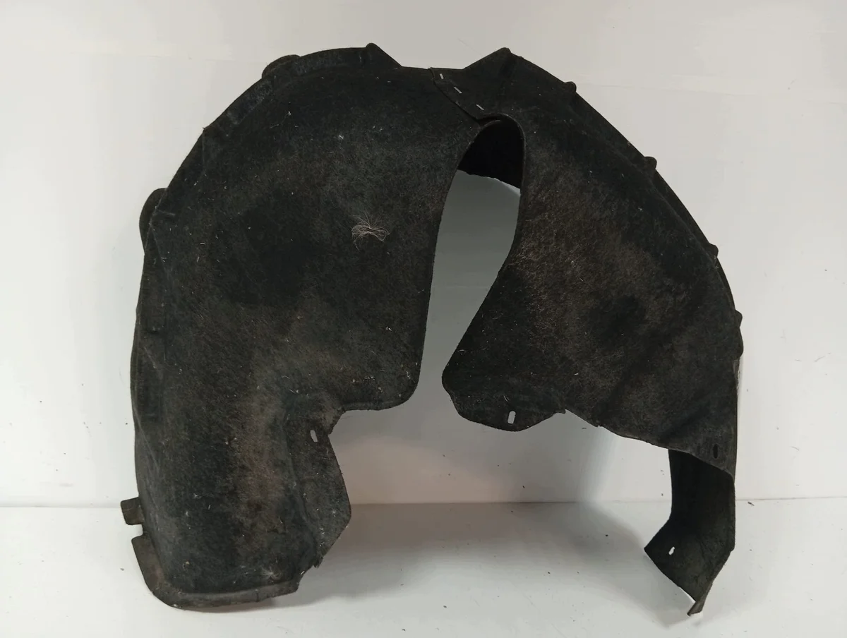 M1238 Passage de roue arrière gauche Audi Q3 8U