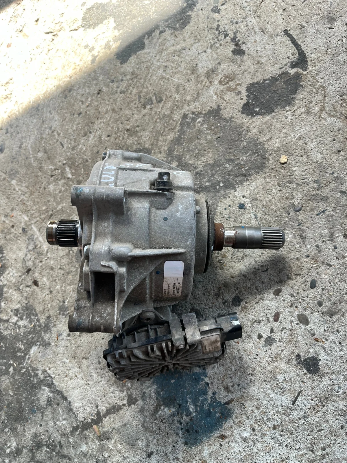 Audi A6 C8 A7 C8 2.0 TFSI Gearbox Splitter 0CJ409431G