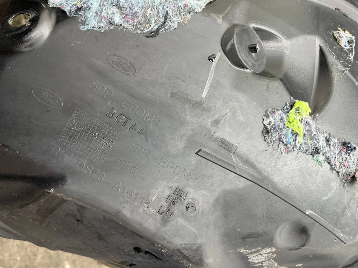 Ford Mondeo MK5 etulokasuoja oikea image 7