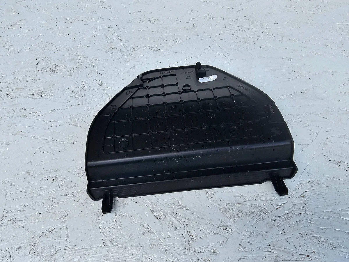 Peugeot 5008 II Klappe Kofferraum Abdeckung 9816688677 image 3
