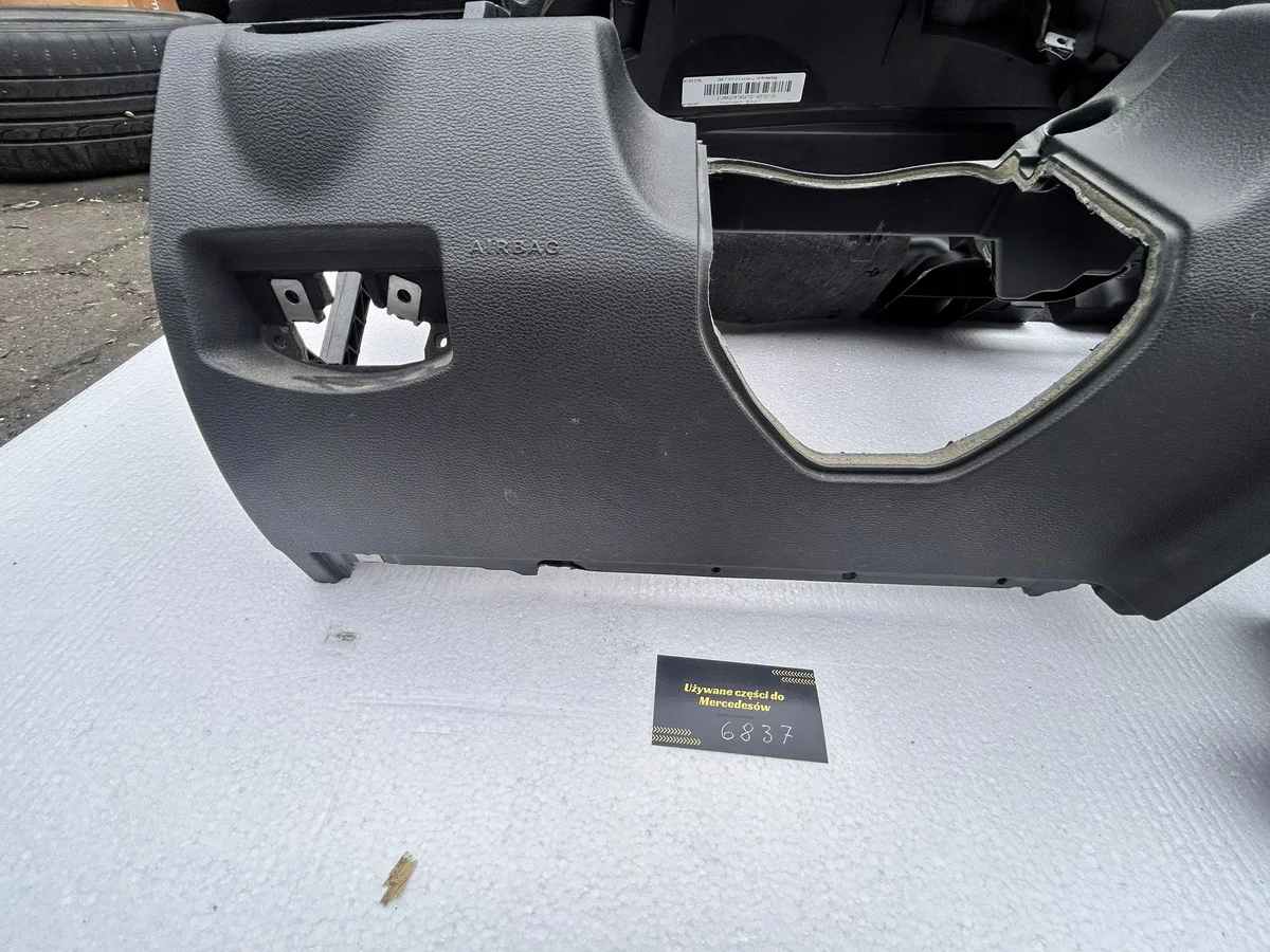Consola Mercedes-Benz A2126802387 Usado image 4