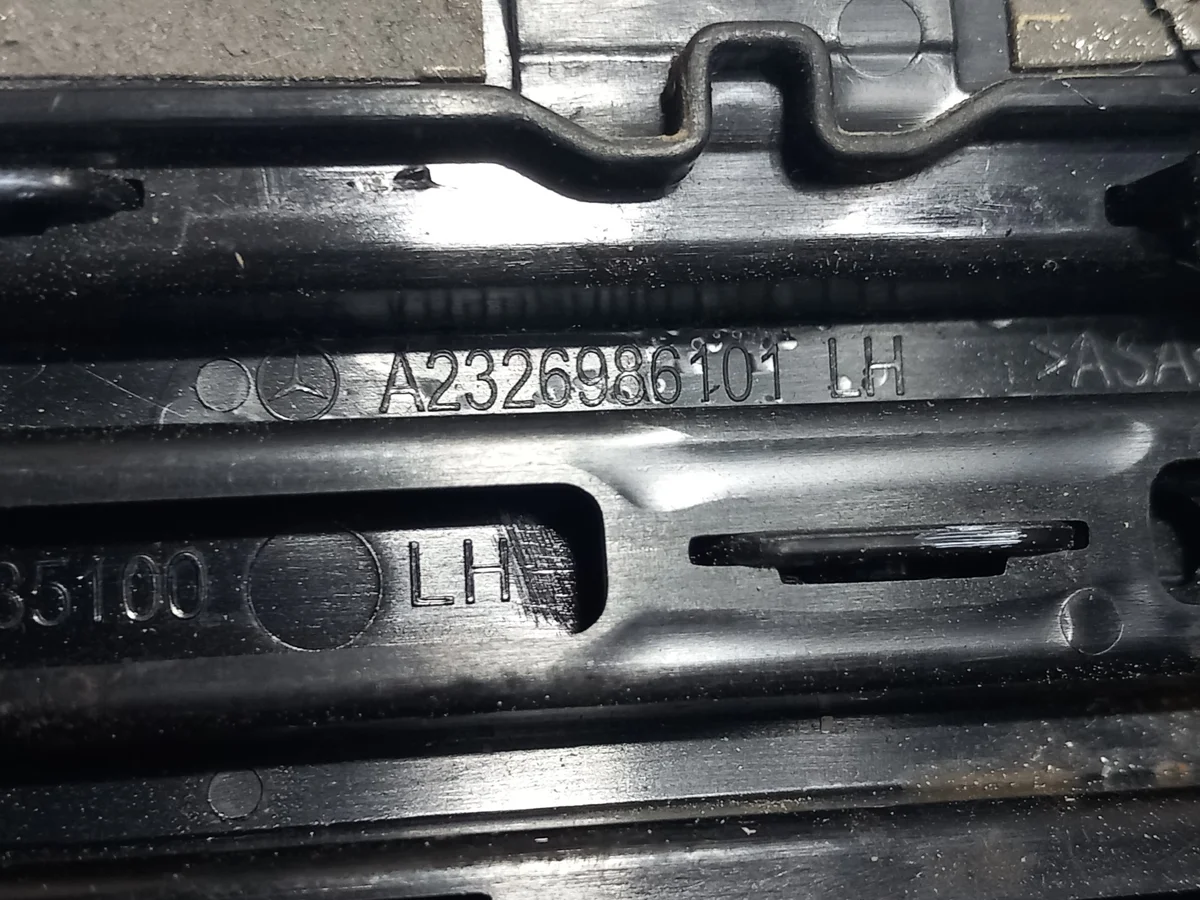 Mercedes-Benz A2326985100 Linker Spatbordlijst image 8