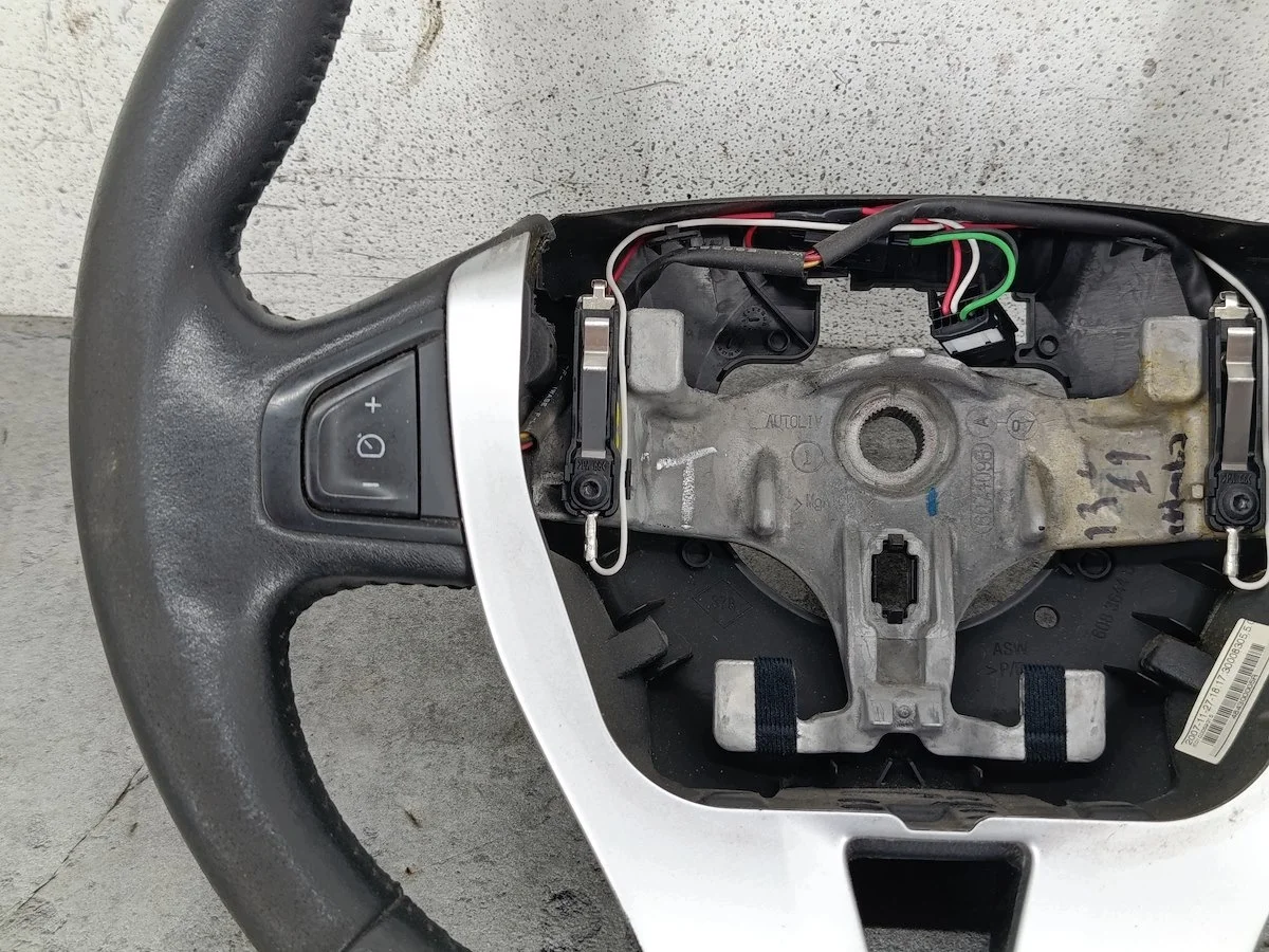 Lenkrad mit Airbag Renault Laguna III image 9