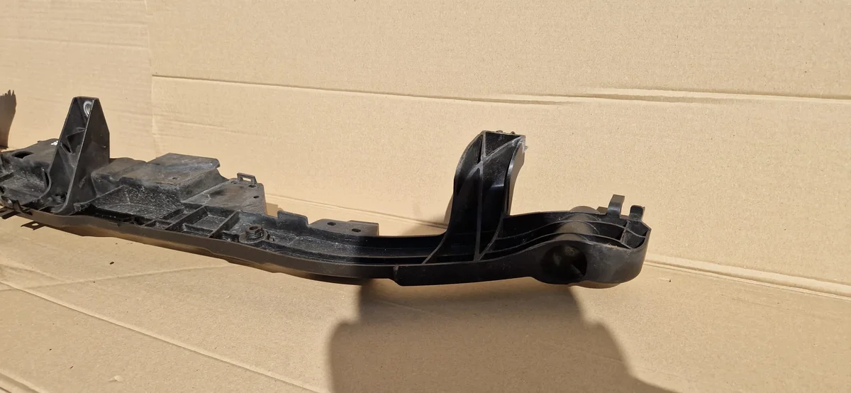Porsche Cayenne 7P5 Verstärkung vorne 7P5805931A image 3