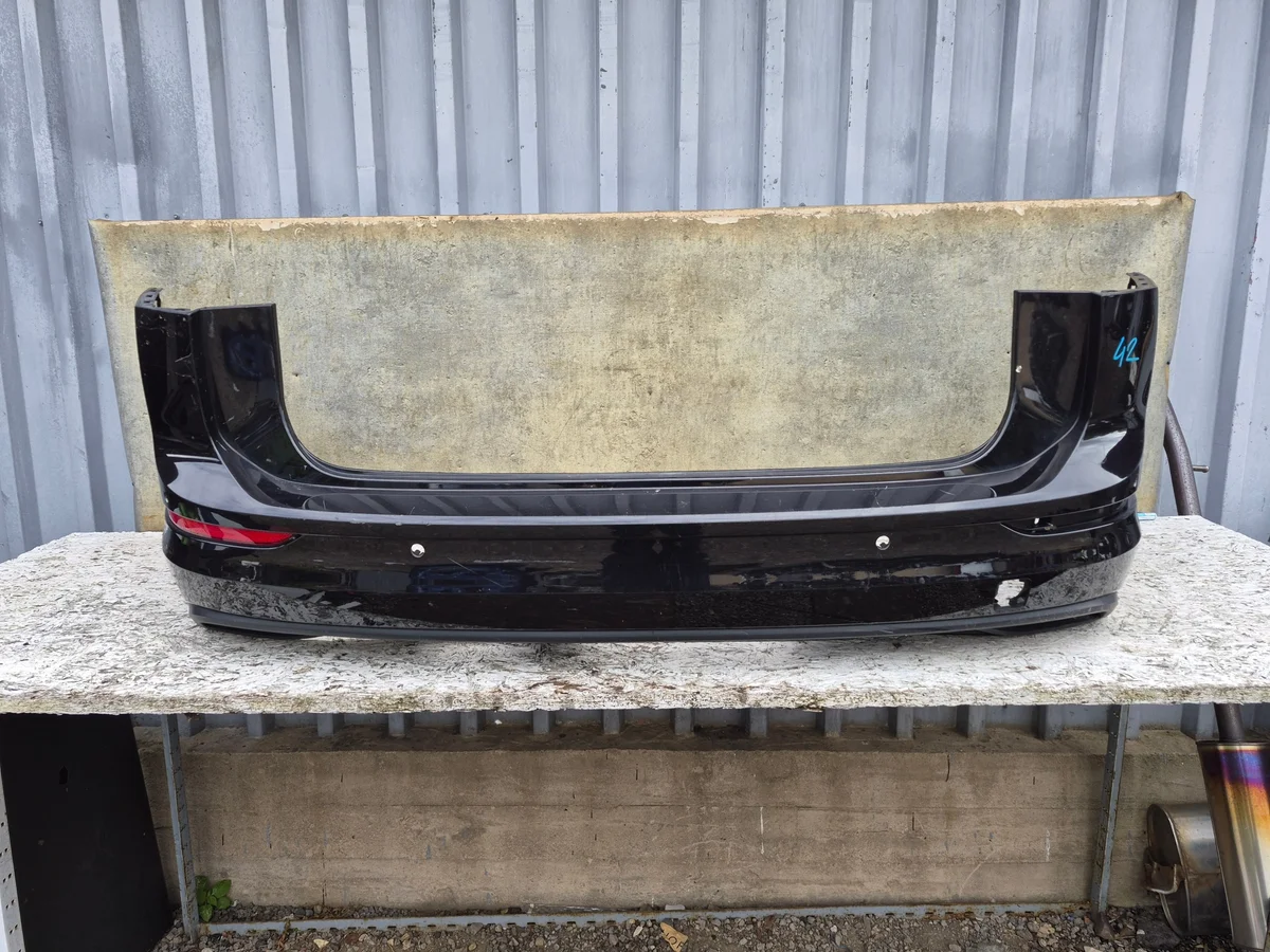 Parachoques Trasero VW Golf VIII Kombi 5H9807421F